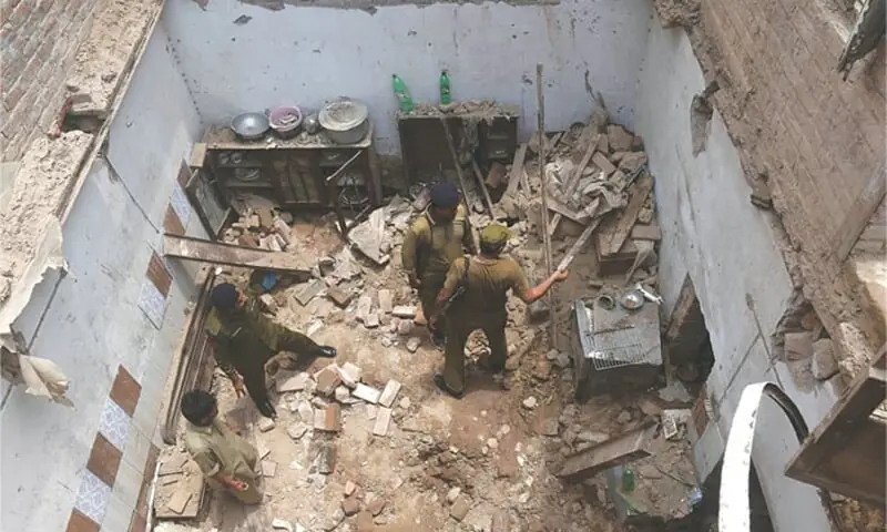 Roof collapse at under-construction building in Lahore’s Baghbanpura kills child, injures five people
