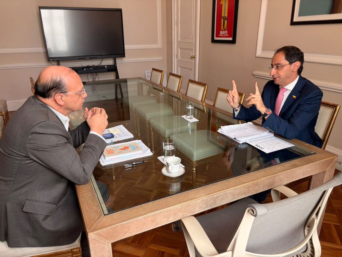 Avanza sin tensiones el proceso de empalme entre gobierno saliente y entrante en Colombia