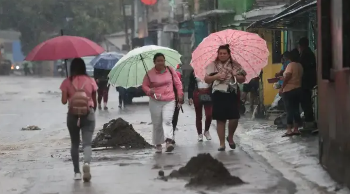 Guatemala Anticipa Lluvias y Calor Cálido Este Fin de Semana