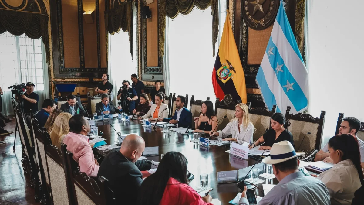 Políticos de la televisión aspiran a concejalías en Guayaquil 2026