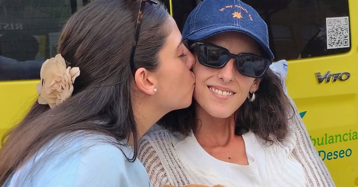 Fina García, joven sevillana en cuidados paliativos, cumple su último deseo de volver a La Antilla