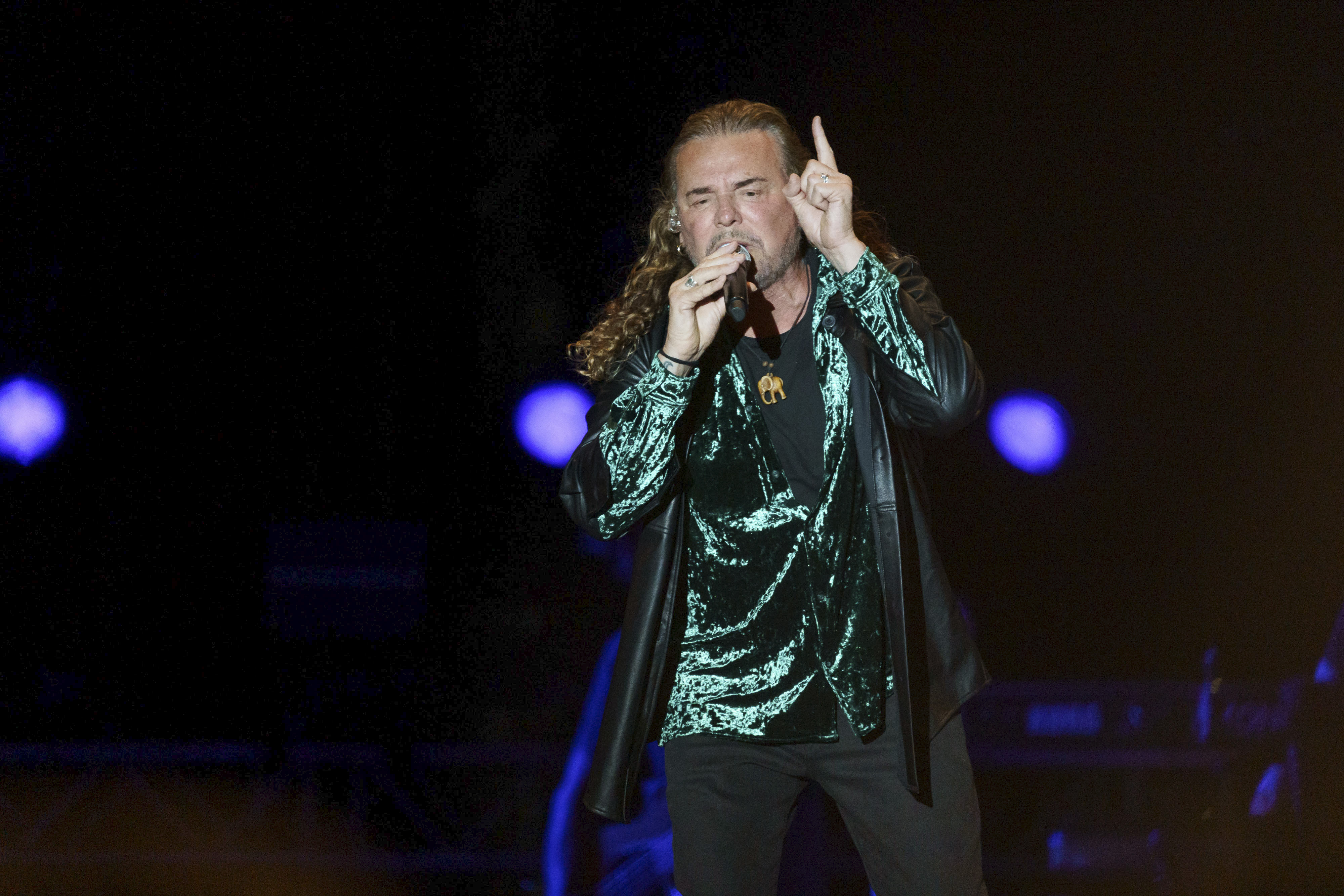 Maná Performs at Mexico vs England Halftime Show, Fher Reacts to Liam Gallagher's Comments