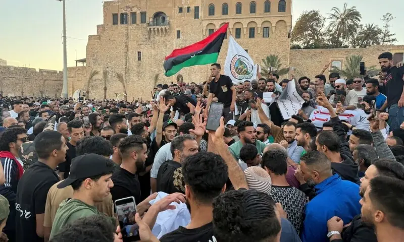 Pakistan mediates between Libya's rival factions to promote unity