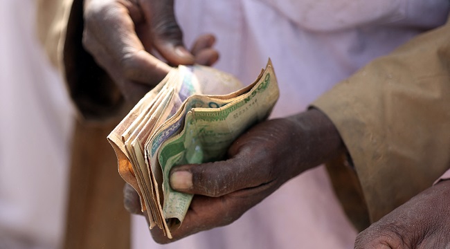 Naira Depreciates to ₦1,379 Per Dollar