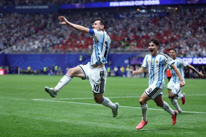 Argentina remonta a Egipto y Suiza elimina a Colombia en octavos del Mundial