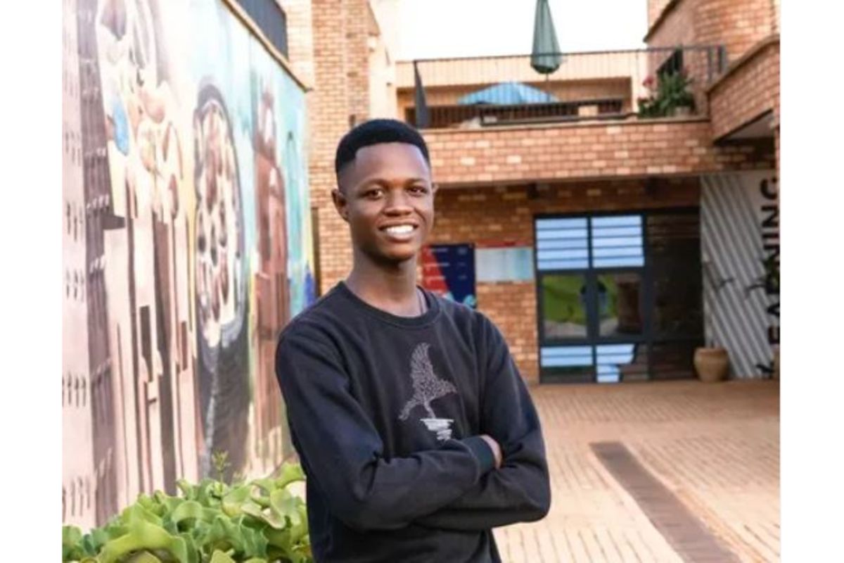 Tanzanian Photographer Wins Global Award for Documenting Herbal Medicine Traditions