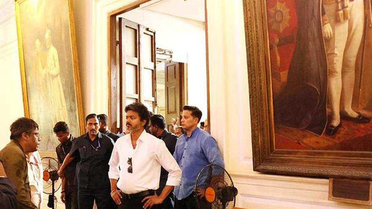 Controversy Over Outsiders Attending Tamil Nadu Cabinet Meetings