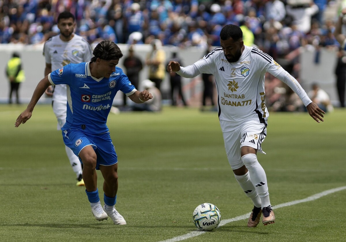 Comunicaciones cae 6-0 frente a Cruz Azul en amistoso mexicano