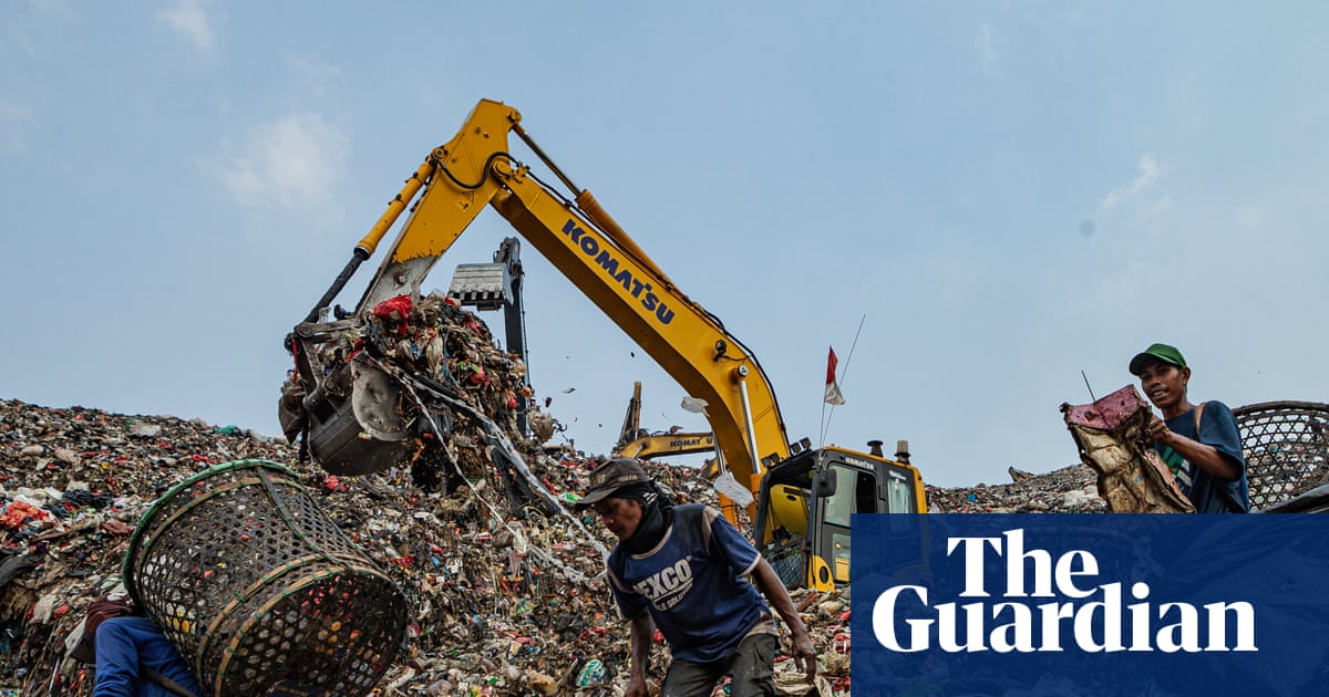 Jakarta's Waste Crisis: Struggles of Waste Pickers and Government Plans to Close the Landfill