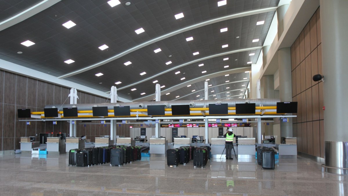 Tres ciudadanos ecuatorianos detenidos por intentar viajar a Canadá con documentos falsos