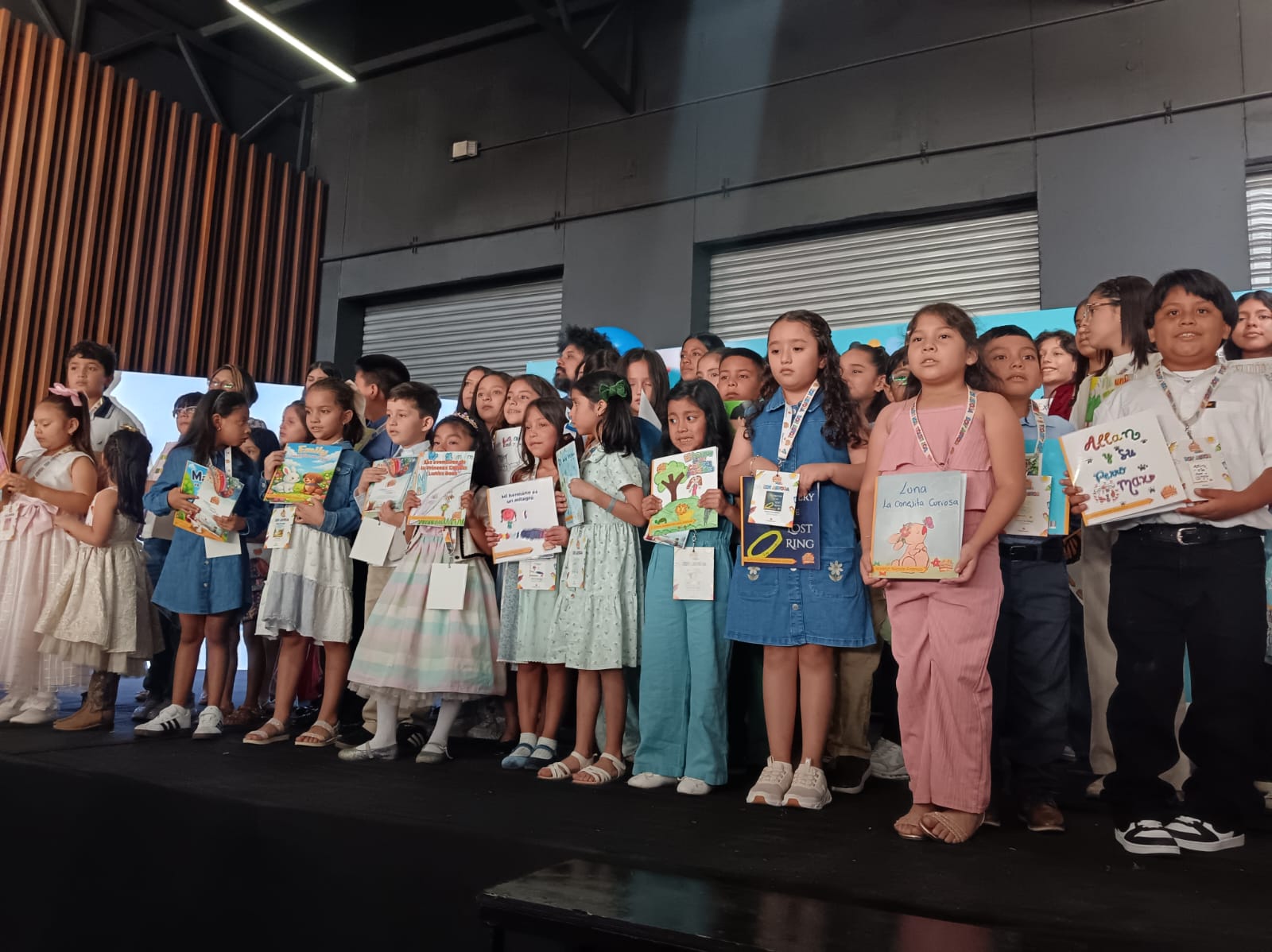300 niños y adolescentes guatemaltecos presentan sus libros en Filgua 2026