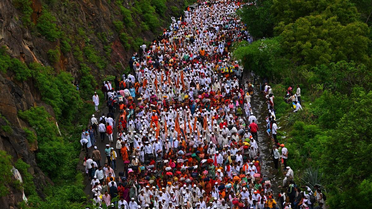 Truck collision in Pune leaves three dead, ten injured