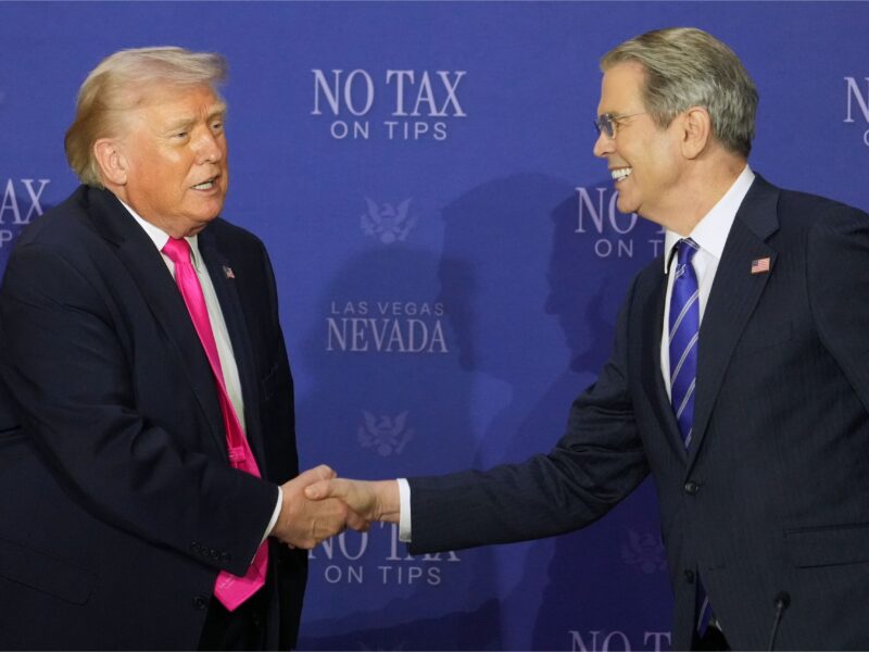 Juez anula acuerdo de 1.800 millones entre Trump y la IRS