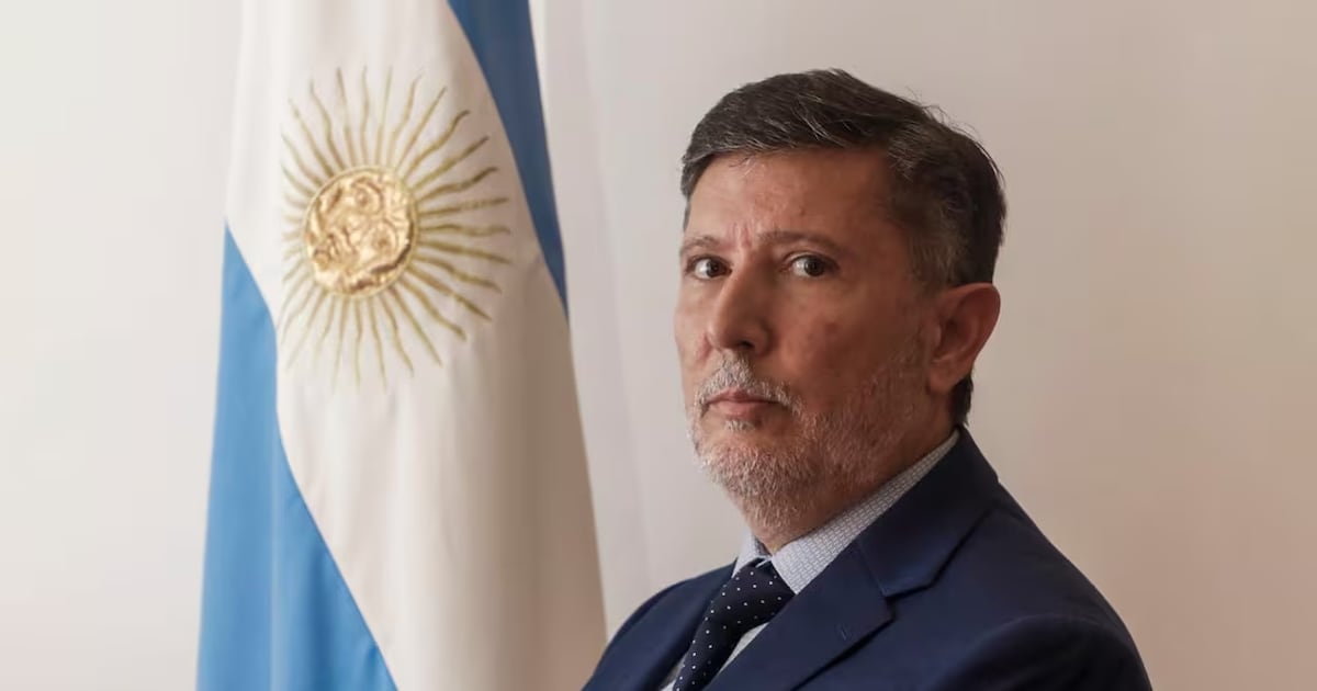 El jefe de la SIDE debe comparecer ante el Congreso