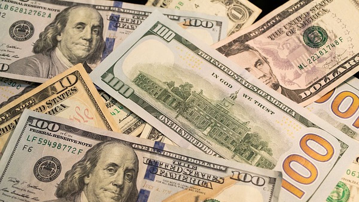 Movimiento del dólar y ajuste de bandas cambiarias tras dato de inflación