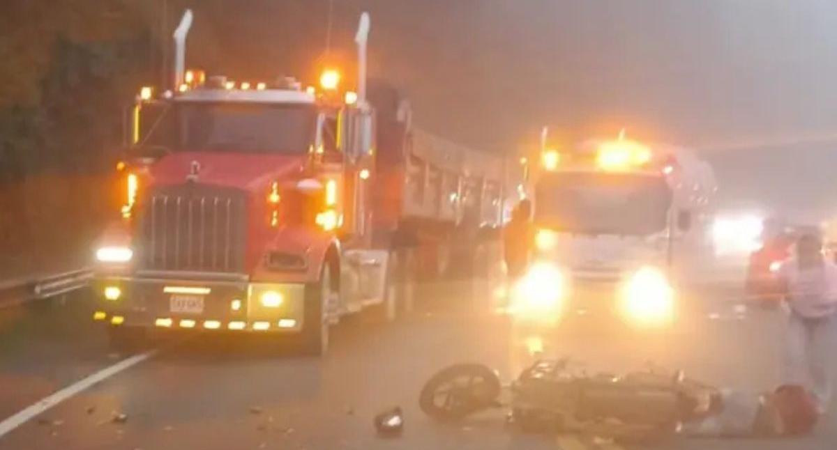 Grave Accidente en Vía Bogotá-Villavicencio: Cierre Total por Choque y Incendio de Motocicletas