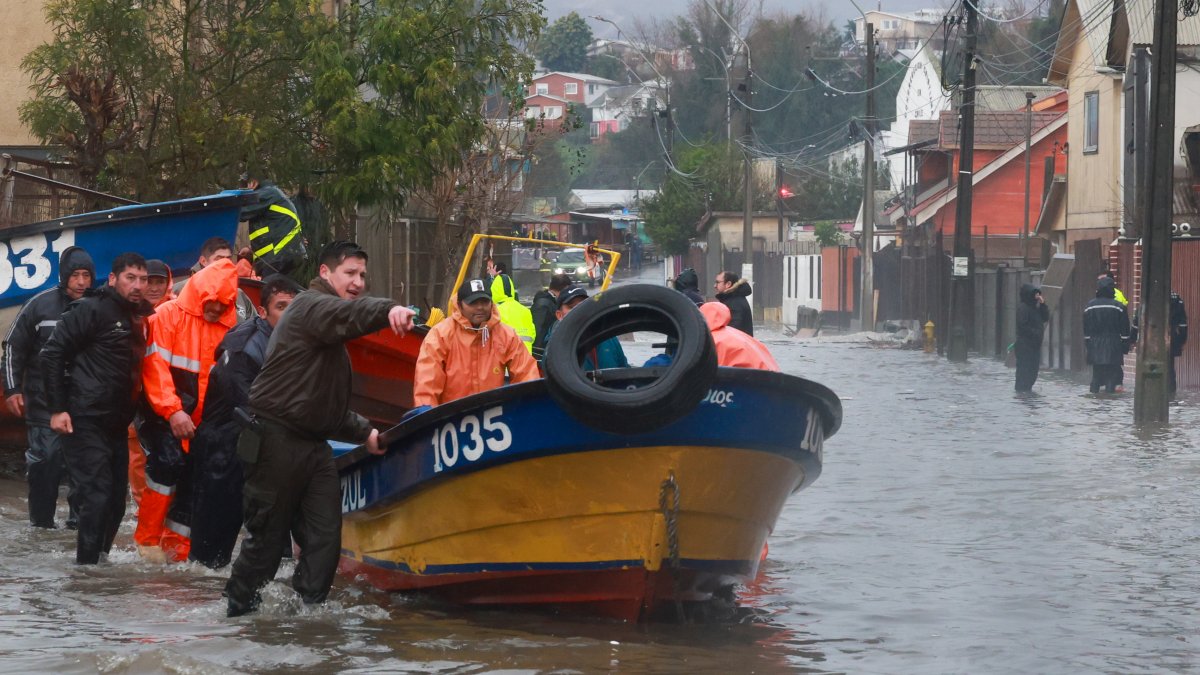 Catastrófico sistema frontal en Chile: marejadas, cortes de luz y evacuaciones en zonas centrales