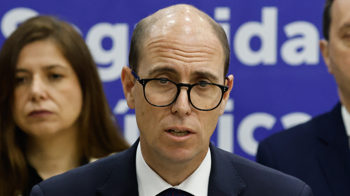 Ministro afirma que sospechoso que baleó a carabinero tenía redes de apoyo
