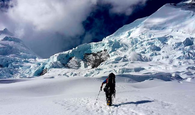 Avalanche in Peru's Highest Mountain Results in One Fatality and Two Injuries