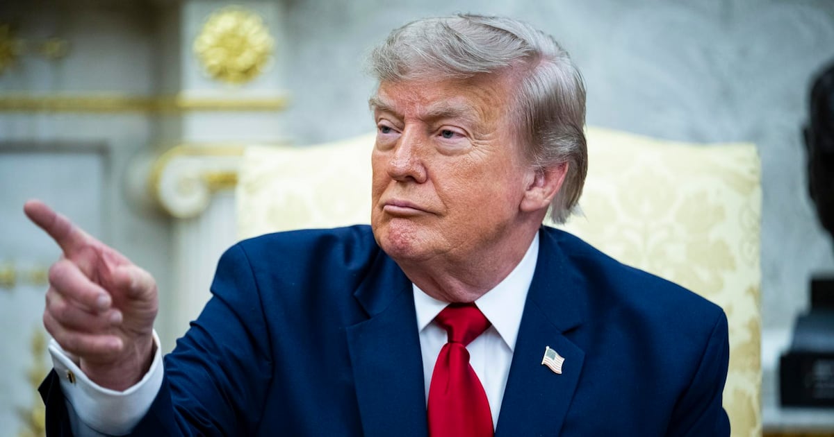 Donald Trump acusa a China de hackear datos de 220 millones y manipular elecciones
