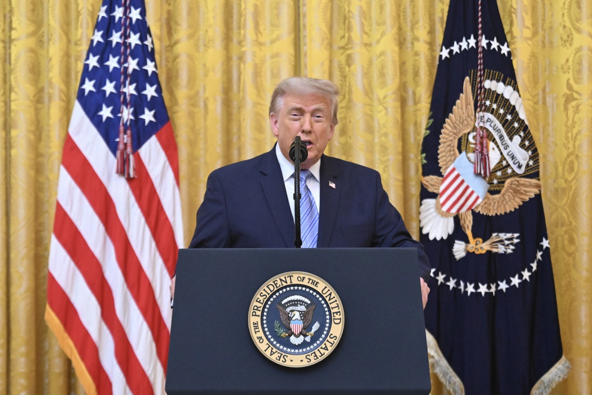 Trump anuncia la desclasificación de archivos de inteligencia y plantea reformas al sistema electoral de Estados Unidos