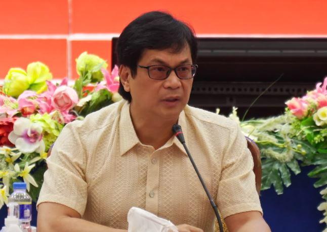 Cabinet Secretary Abalos Extends Condolences at Motorcycle Rider's Wake After Fatal Attack