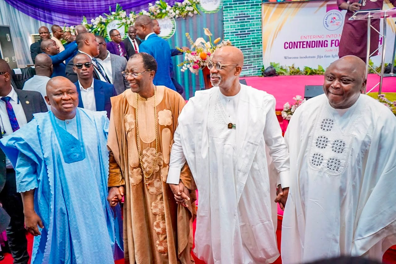 Political Leaders Show Unity at Funeral Service Ahead of 2027 Election