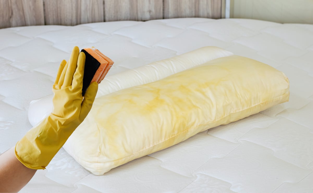 Cómo eliminar manchas amarillas en almohadas con ingredientes caseros