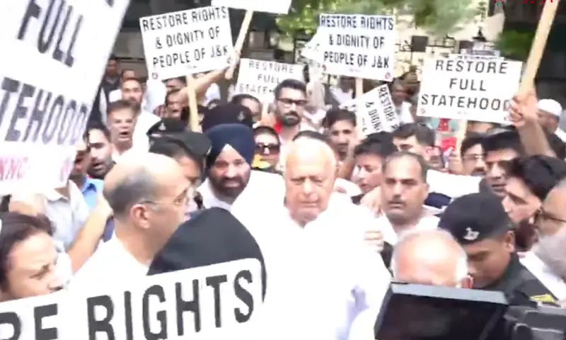 Protests in Delhi Demand Statehood for Occupied Kashmir Amid Political Tensions