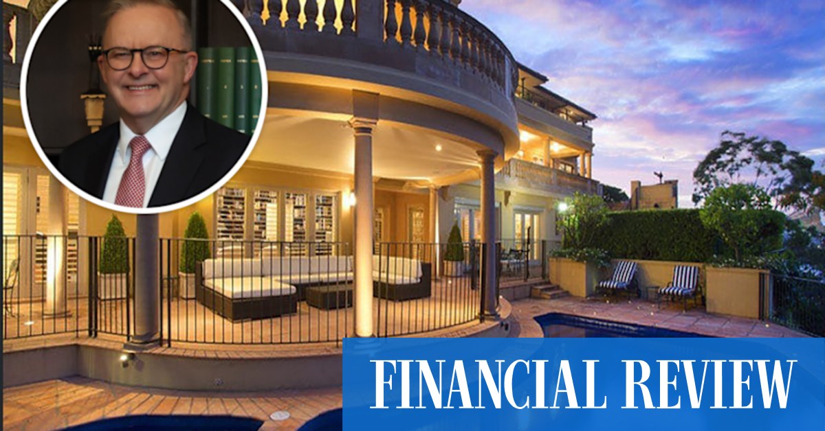 Albanese attends exclusive dinner with business leaders and son of Chinese developer