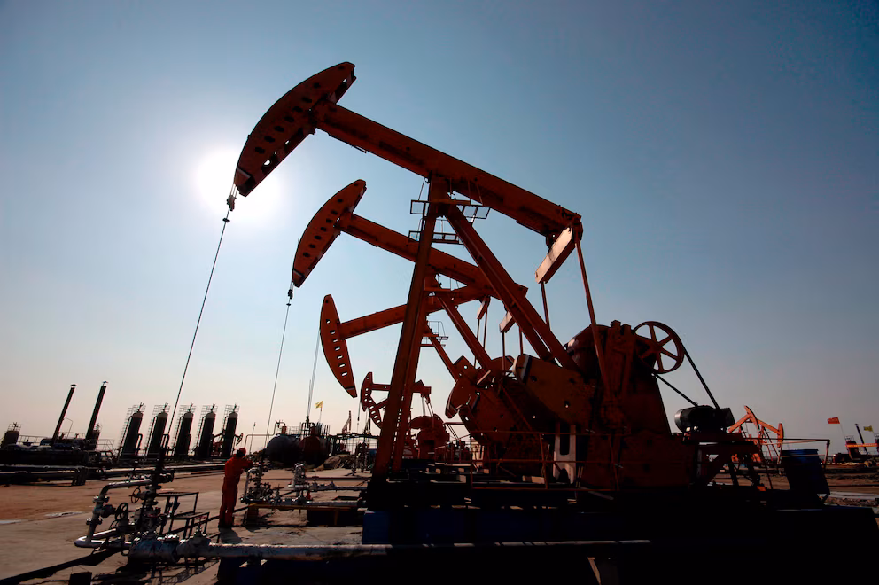 Aumento del 2% en el petróleo de Texas tras ataques entre Irán y EEUU