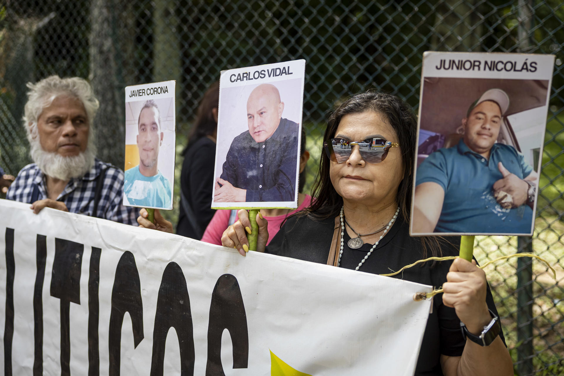 Familiares de presos políticos denuncian agresiones durante protesta en Caracas