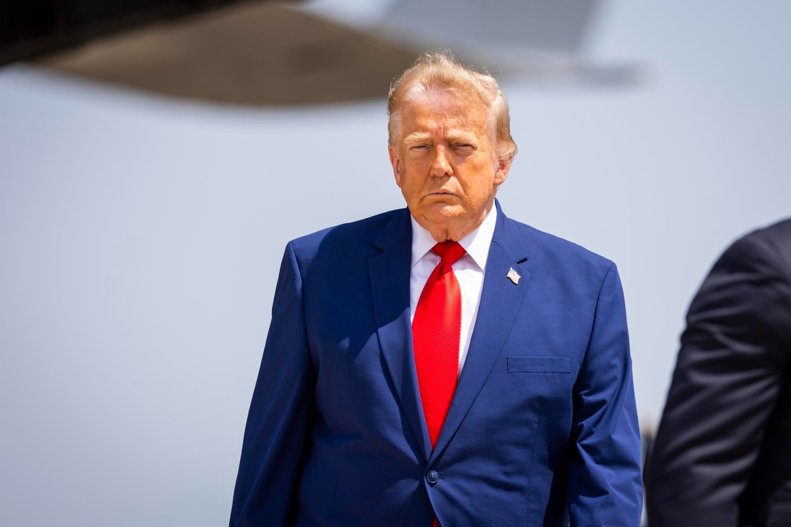 Trump recibe honores por los cuerpos de cuatro soldados estadounidenses fallecidos en Oriente Medio