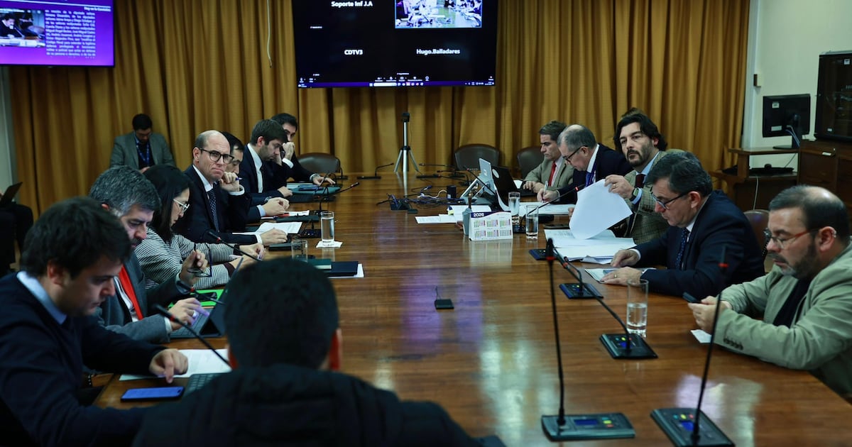 Cámara aprueba ley para proteger a policías en situación civil
