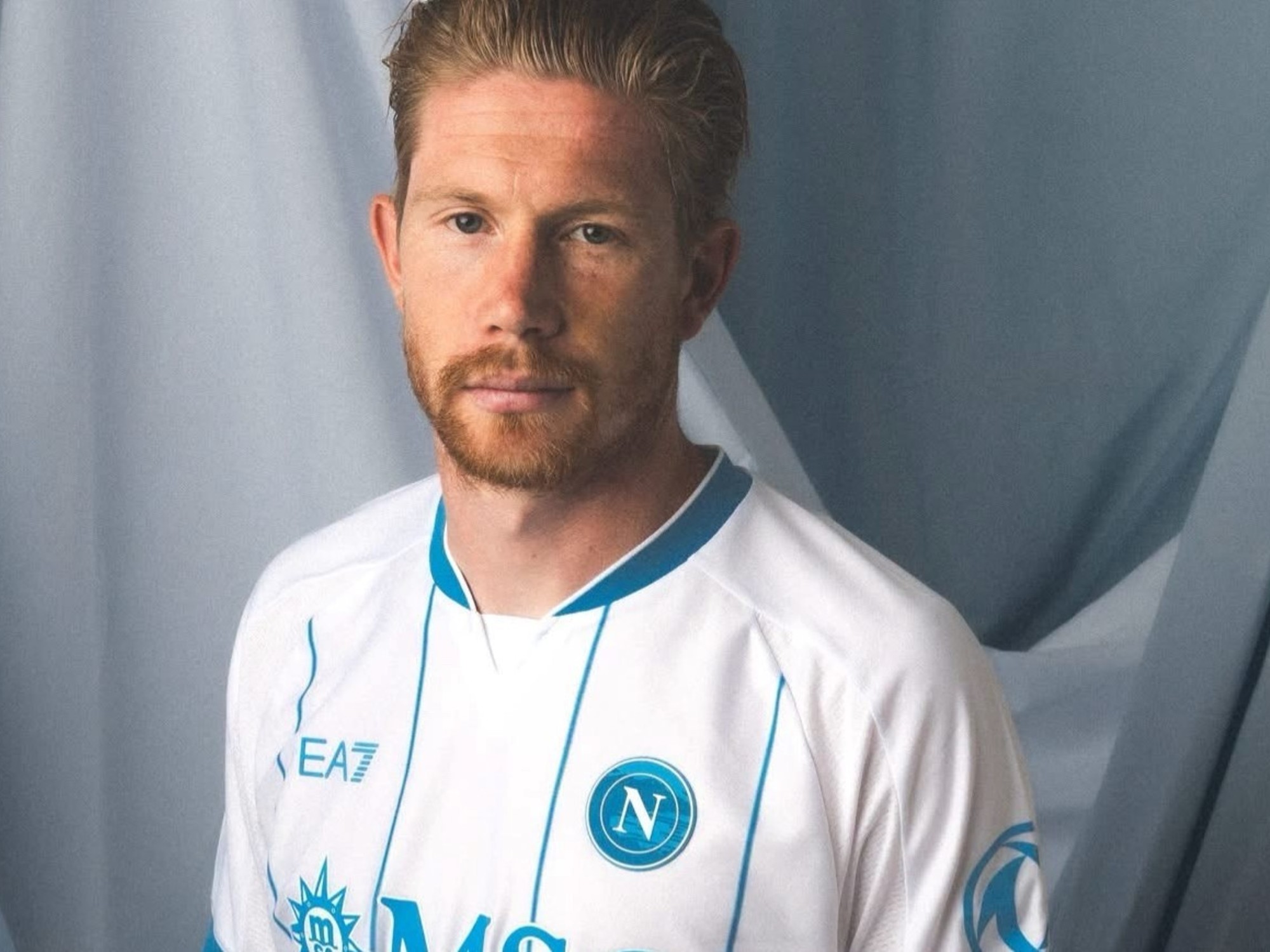 Napoli Presenta Camiseta en Honor a Maradona y su Vínculo con la Argentina