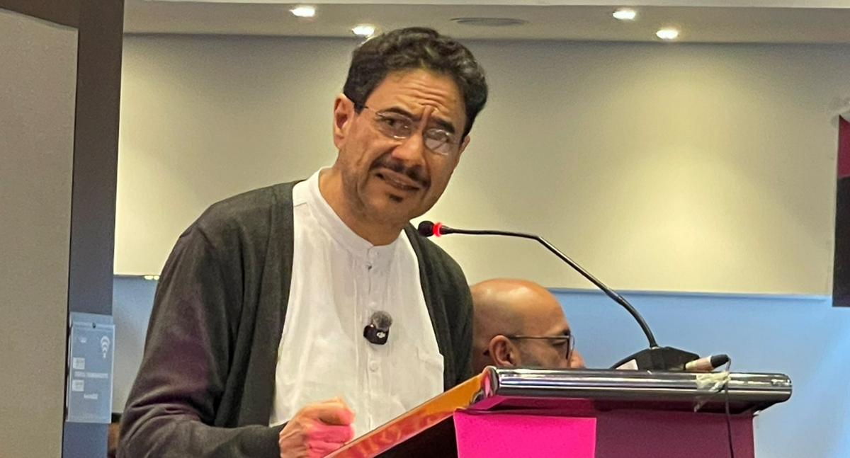 Criticism of Iván Cepeda's Civil Disobedience Stance Amid Political Tensions
