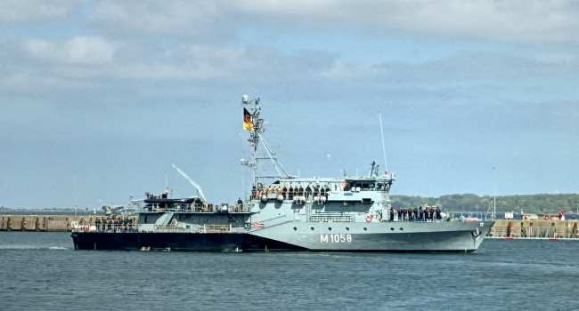 UN Appeals For Evacuation Of 6,000 Stranded Sailors In Hormuz Strait