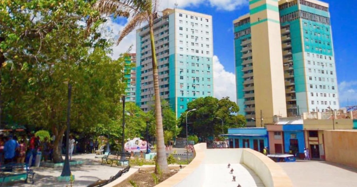 Riesgos sanitarios de usar carbón en edificios altos durante apagones