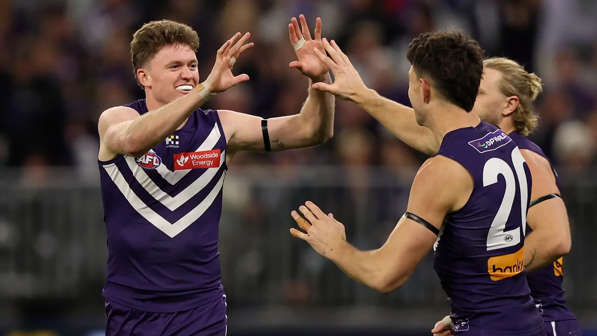 Fremantle Dockers dominate West Coast Eagles in comprehensive western derby win
