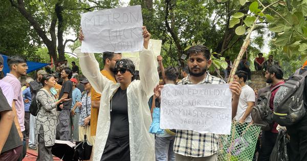 Government Introduces Stricter Anti-Paper Leak Laws with Longer Sentences and Faster Trials