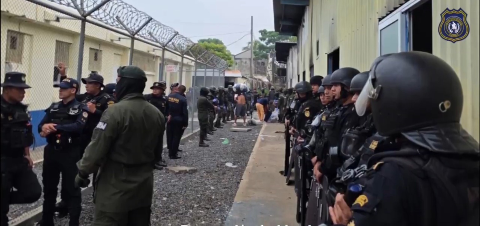 Guatemalan Authorities Conduct Simultaneous Raids in Two Prisons to Combat Criminal Networks