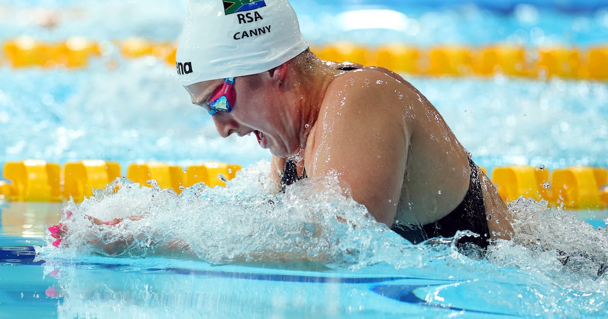 Aimee Canny wins silver in 100m breaststroke; Chad Le Clos secures fifth place at Commonwealth Games