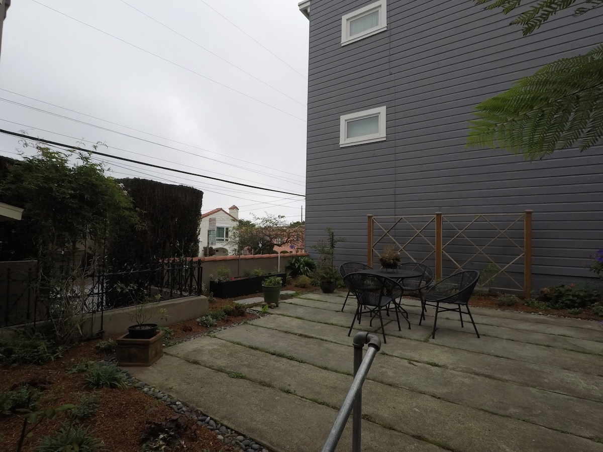 Inner Sunset Garden