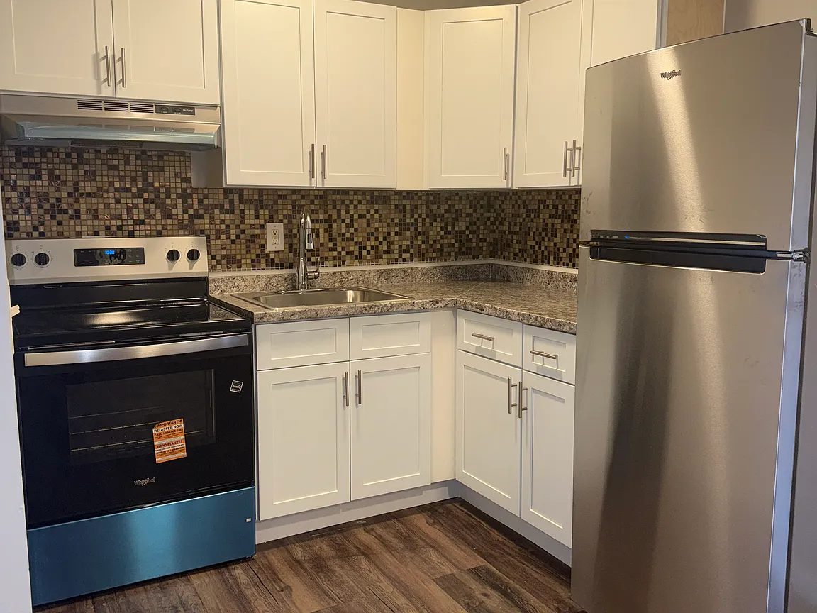 195 Sigourney St, Hartford, CT 06105 — photo 8