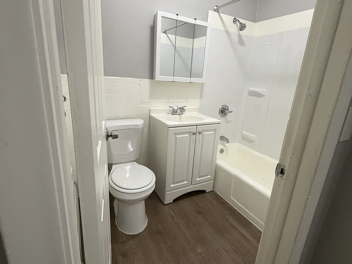 195 Sigourney St, Hartford, CT 06105 — photo 14