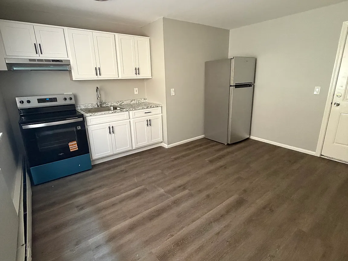 195 Sigourney St, Hartford, CT 06105 — photo 11