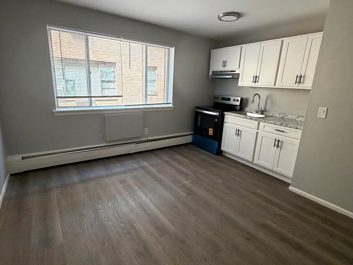 195 Sigourney St, Hartford, CT 06105 — photo 9