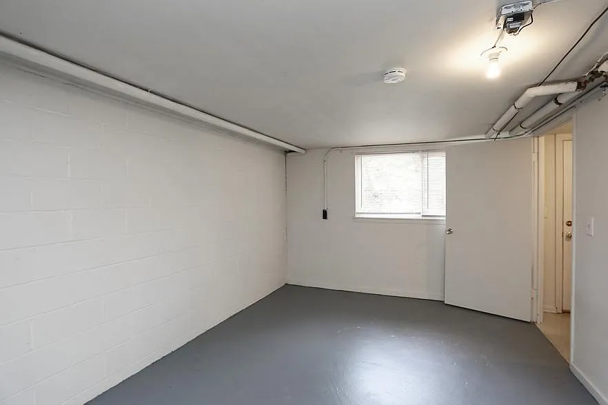300 Britannia St — photo 2