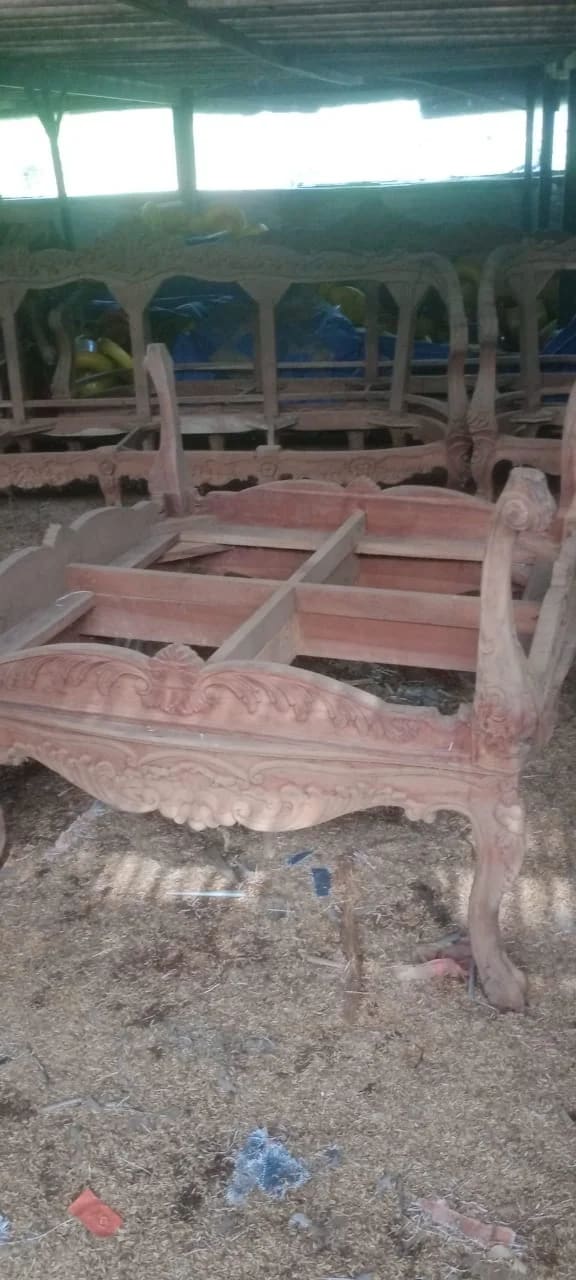 Rangka Meja Ukir Mewah