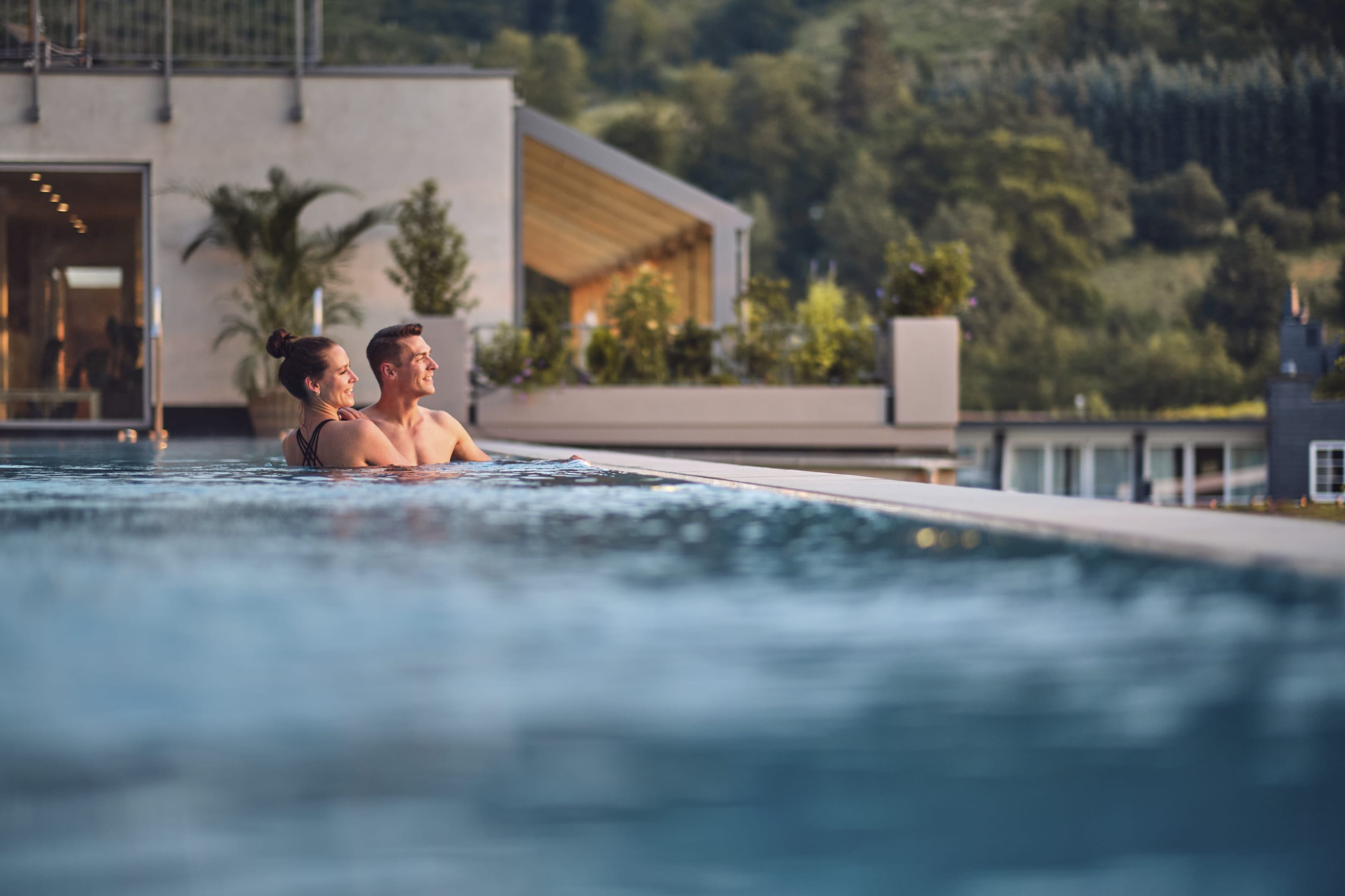 Hotel Deimann Infinity Pool Lifestyle